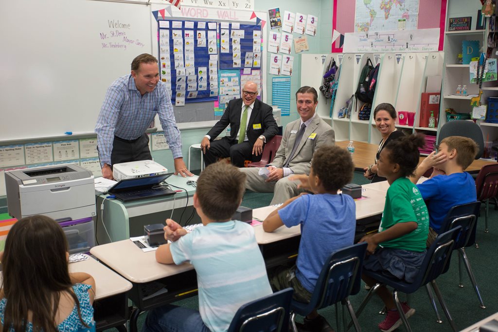 Mayor Lenny Curry speaking to students at Hendricks Avenue Elementary School, June 1, 2017.